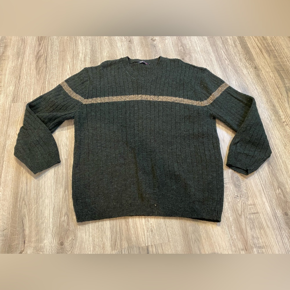 BKE Buckle V-Neck Sweater Mens Large Green Long Sleeve Sweater
